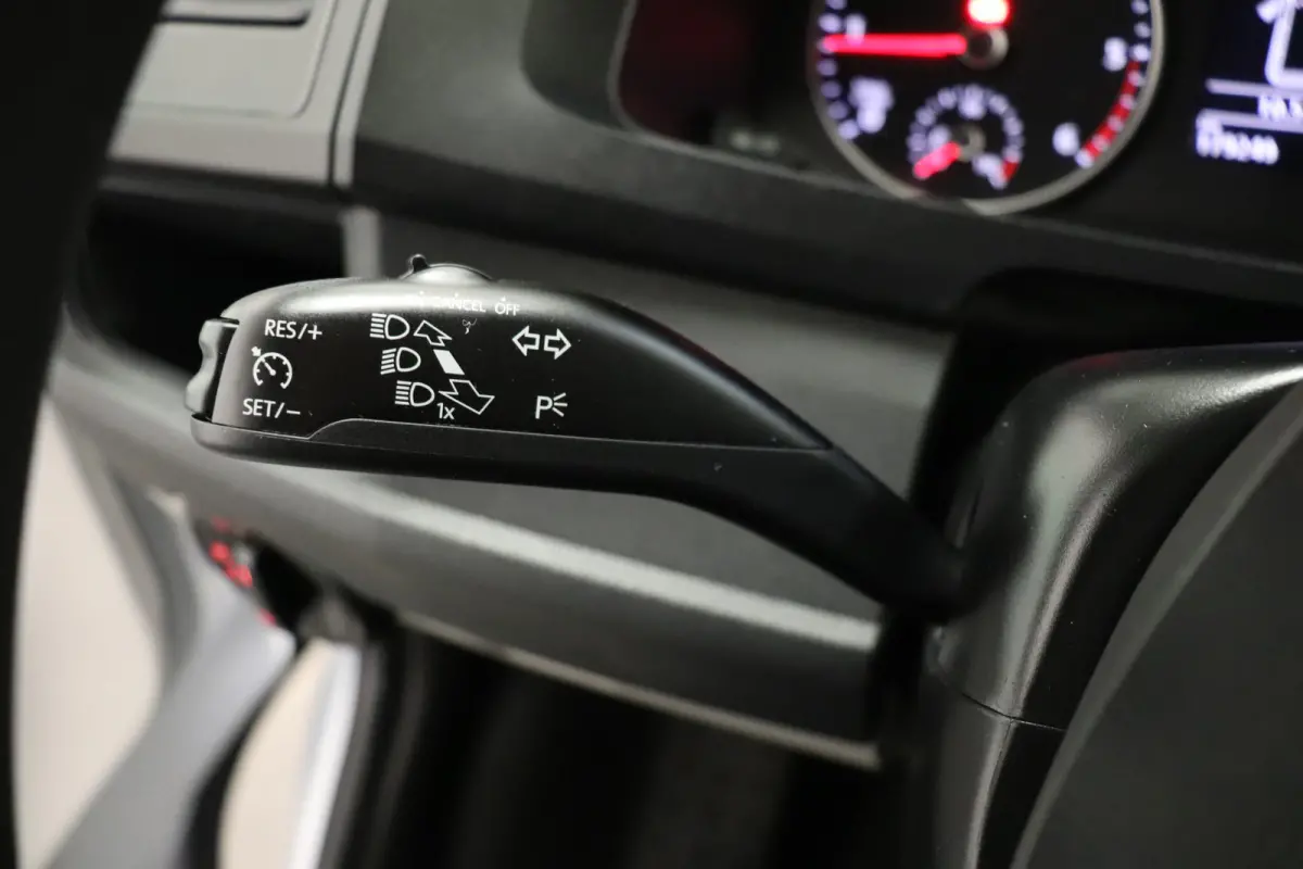 2.0 TDI 150PK DSG Automaat EURO 6 - Airco - Navi - Cruise - €14.950,- Excl.