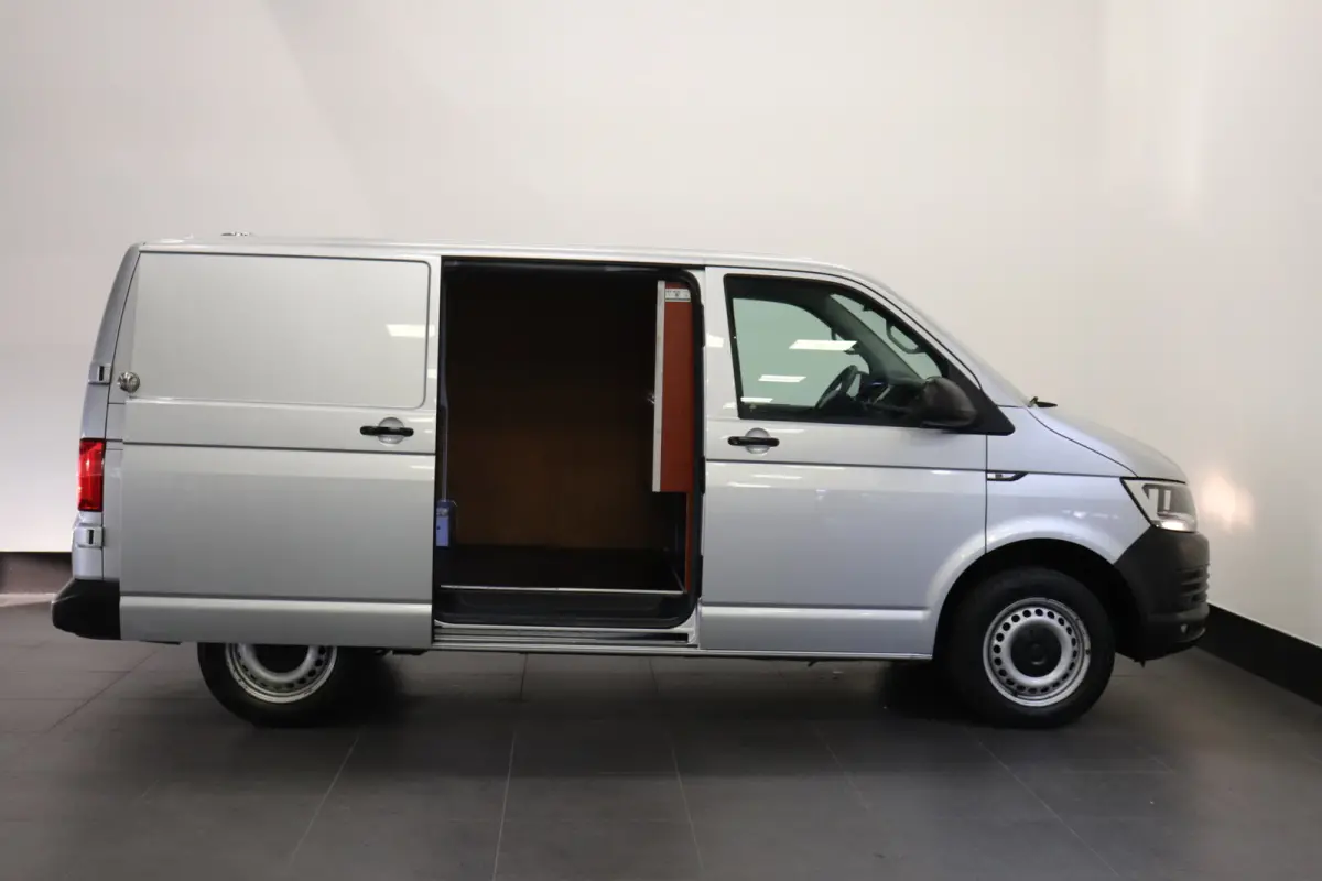 2.0 TDI 150PK DSG Automaat EURO 6 - Airco - Navi - Cruise - €14.950,- Excl.