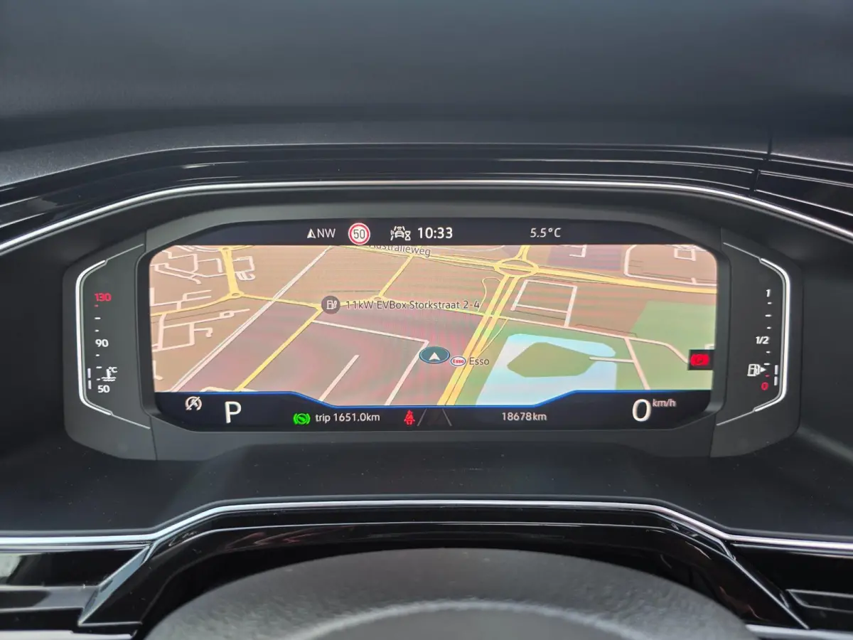 1.0 TSI Style | AUTOMAAT | Met o.a. IQ lights, digitaal dashboard, adaptive cruise, panoramadak en navigatie!
