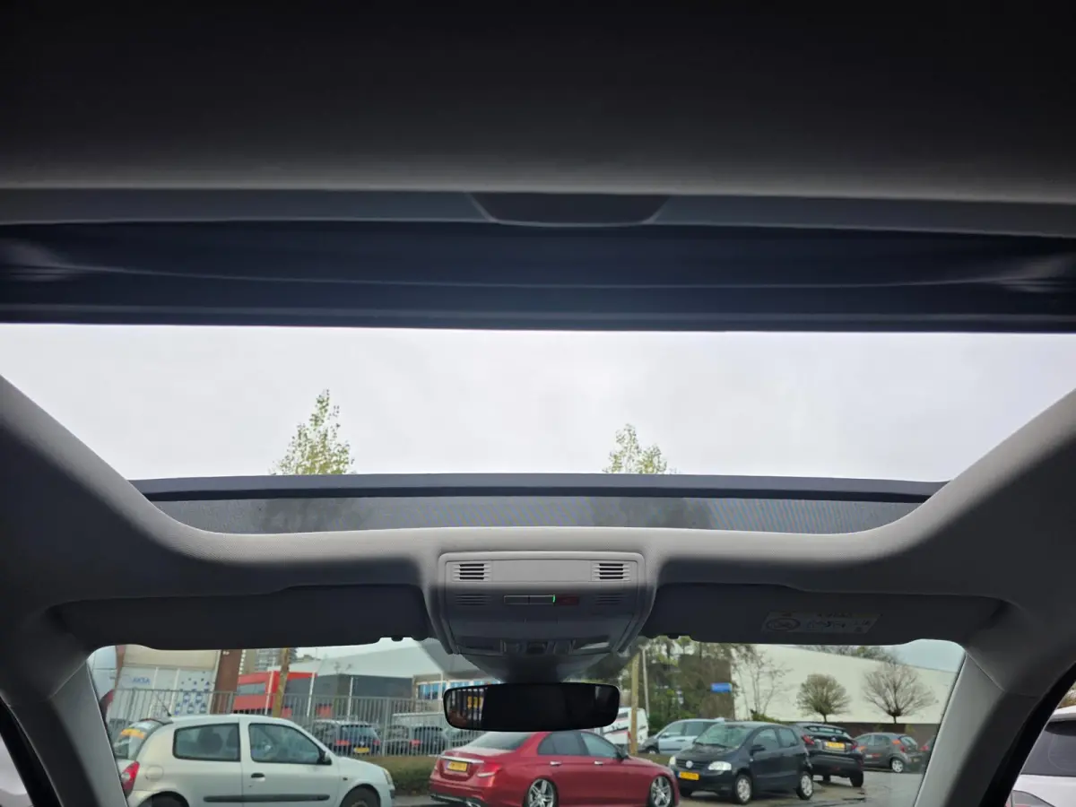 1.0 TSI Style | AUTOMAAT | Met o.a. IQ lights, digitaal dashboard, adaptive cruise, panoramadak en navigatie!