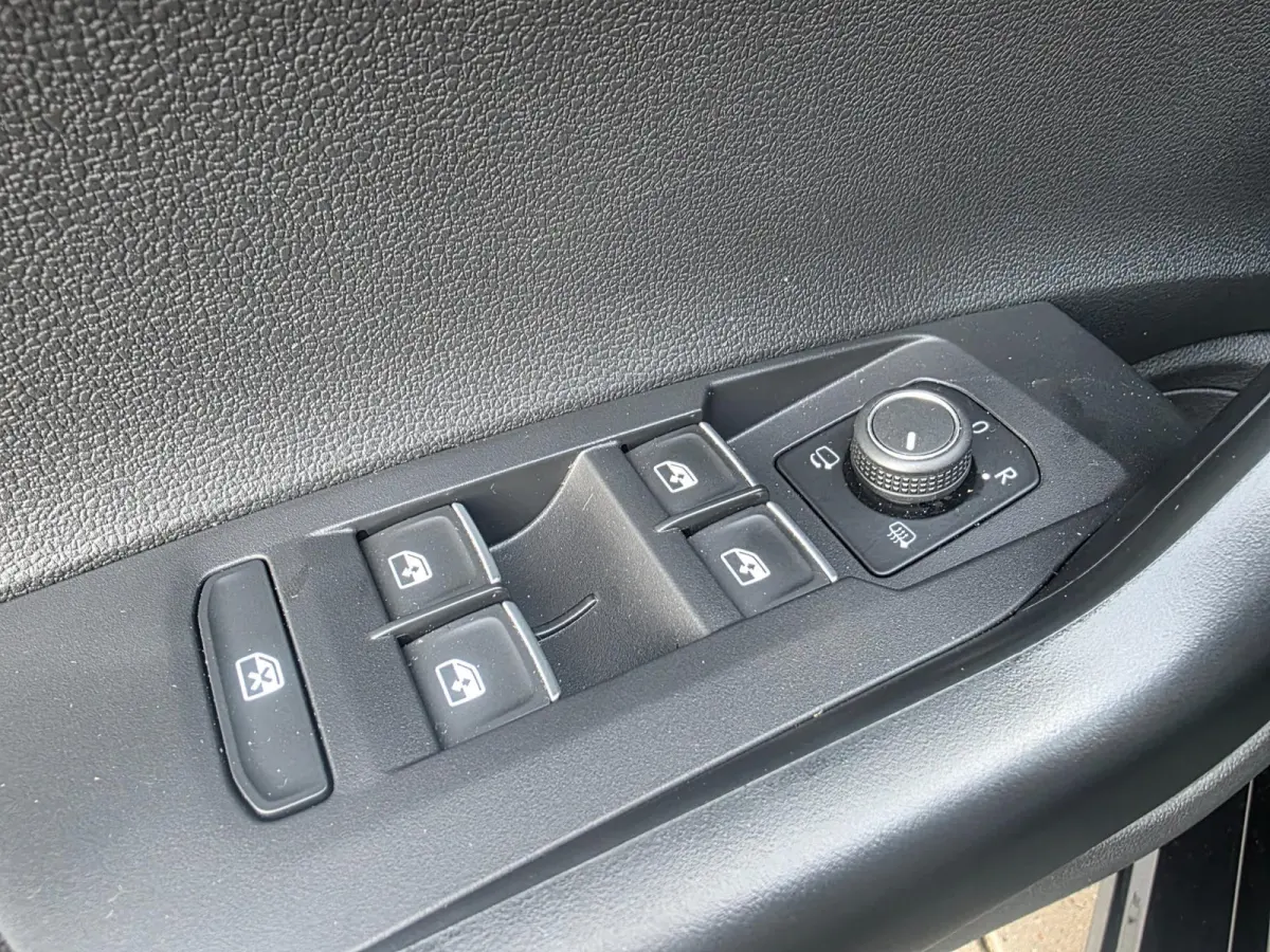 1.0 TSI Style | AUTOMAAT | Met o.a. IQ lights, digitaal dashboard, adaptive cruise, panoramadak en navigatie!