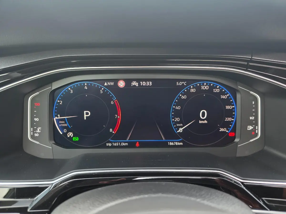 1.0 TSI Style | AUTOMAAT | Met o.a. IQ lights, digitaal dashboard, adaptive cruise, panoramadak en navigatie!