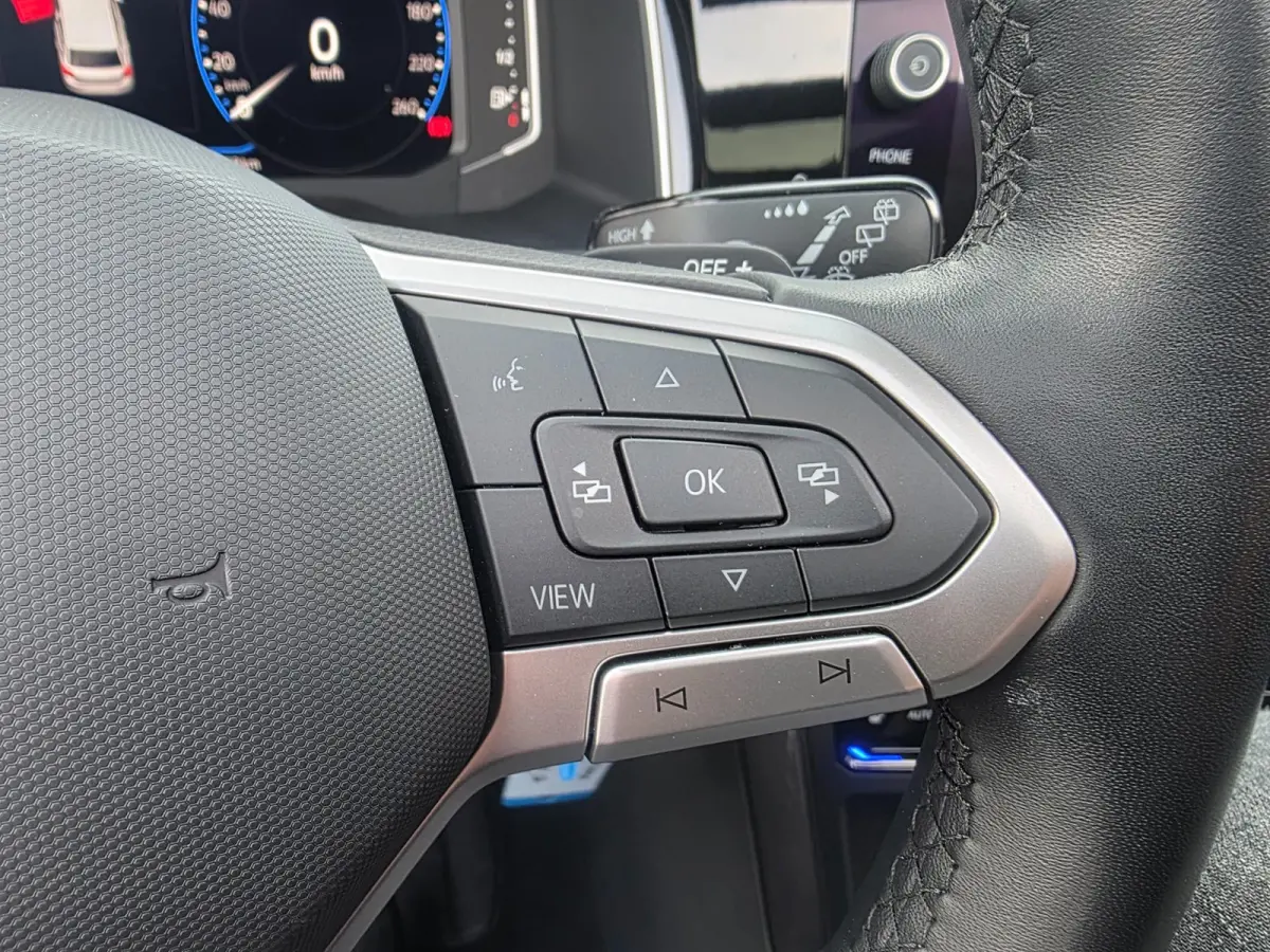 1.0 TSI Style | AUTOMAAT | Met o.a. IQ lights, digitaal dashboard, adaptive cruise, panoramadak en navigatie!