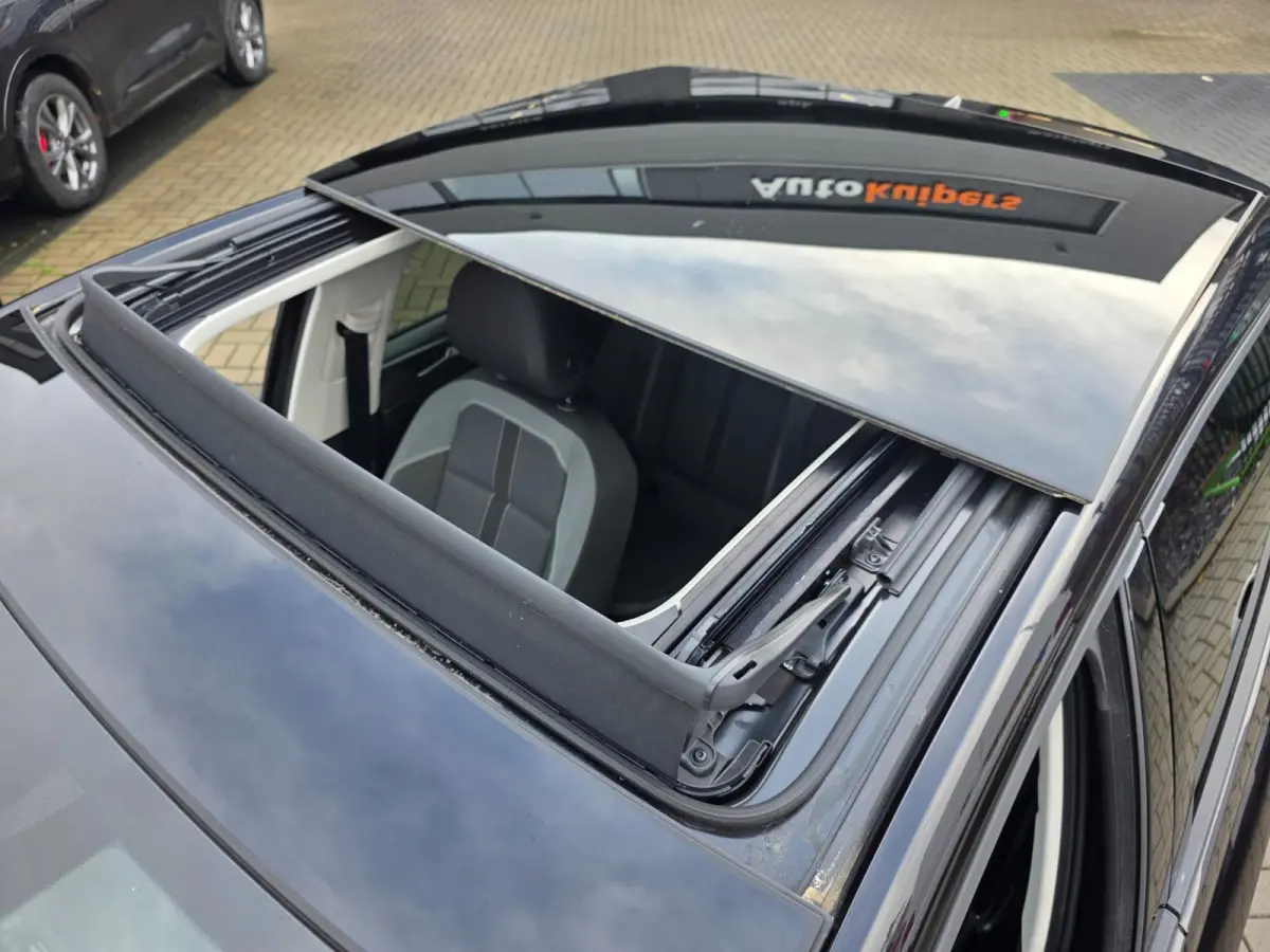 1.0 TSI Style | AUTOMAAT | Met o.a. IQ lights, digitaal dashboard, adaptive cruise, panoramadak en navigatie!
