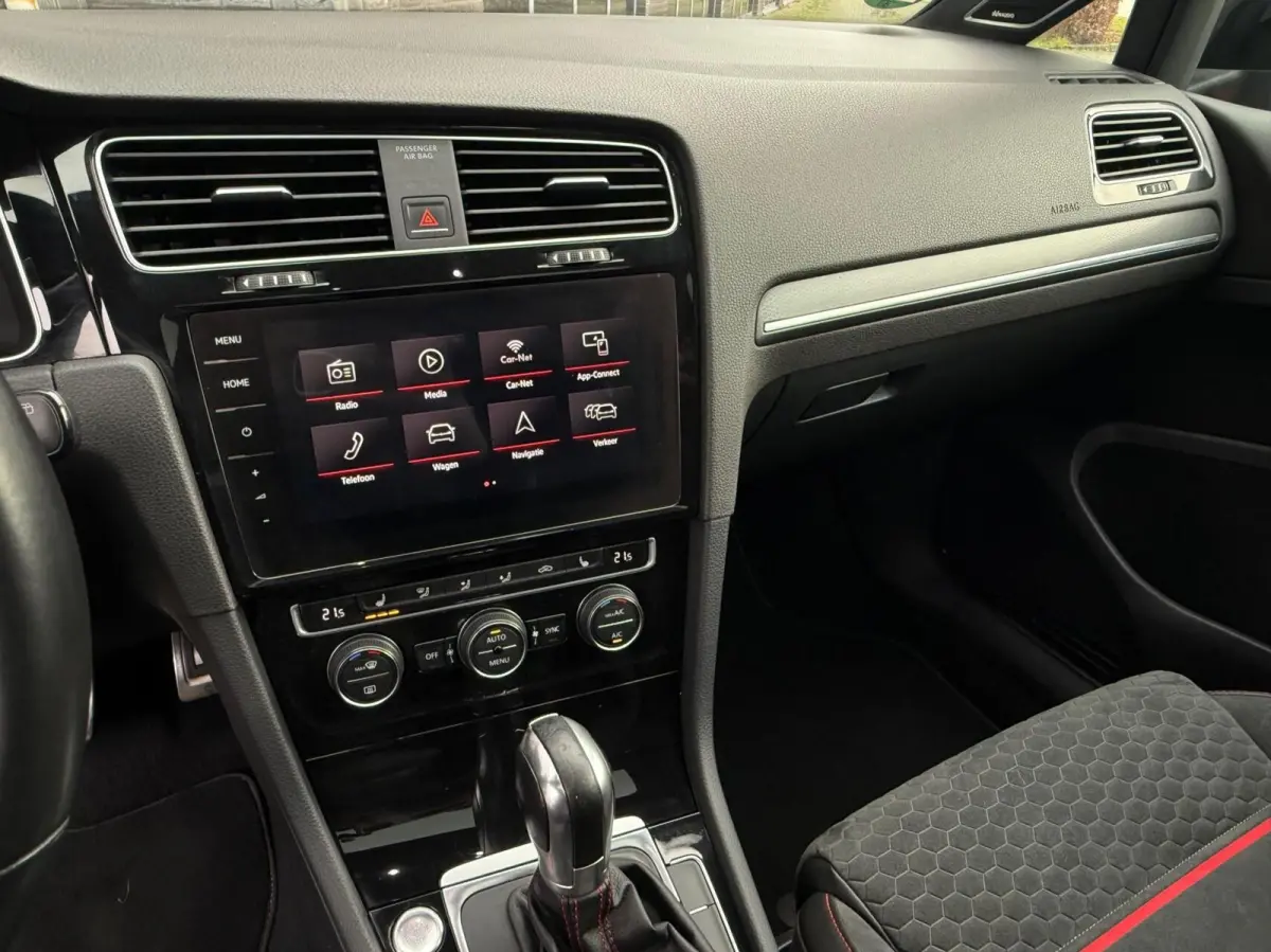 2.0 TSI GTI 245 PK Performance / PANO / KEYLESS / DYNAUDIO