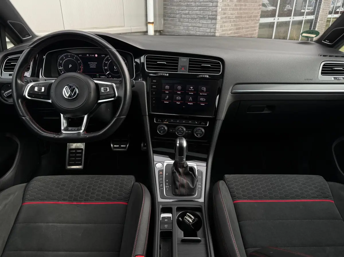 2.0 TSI GTI 245 PK Performance / PANO / KEYLESS / DYNAUDIO
