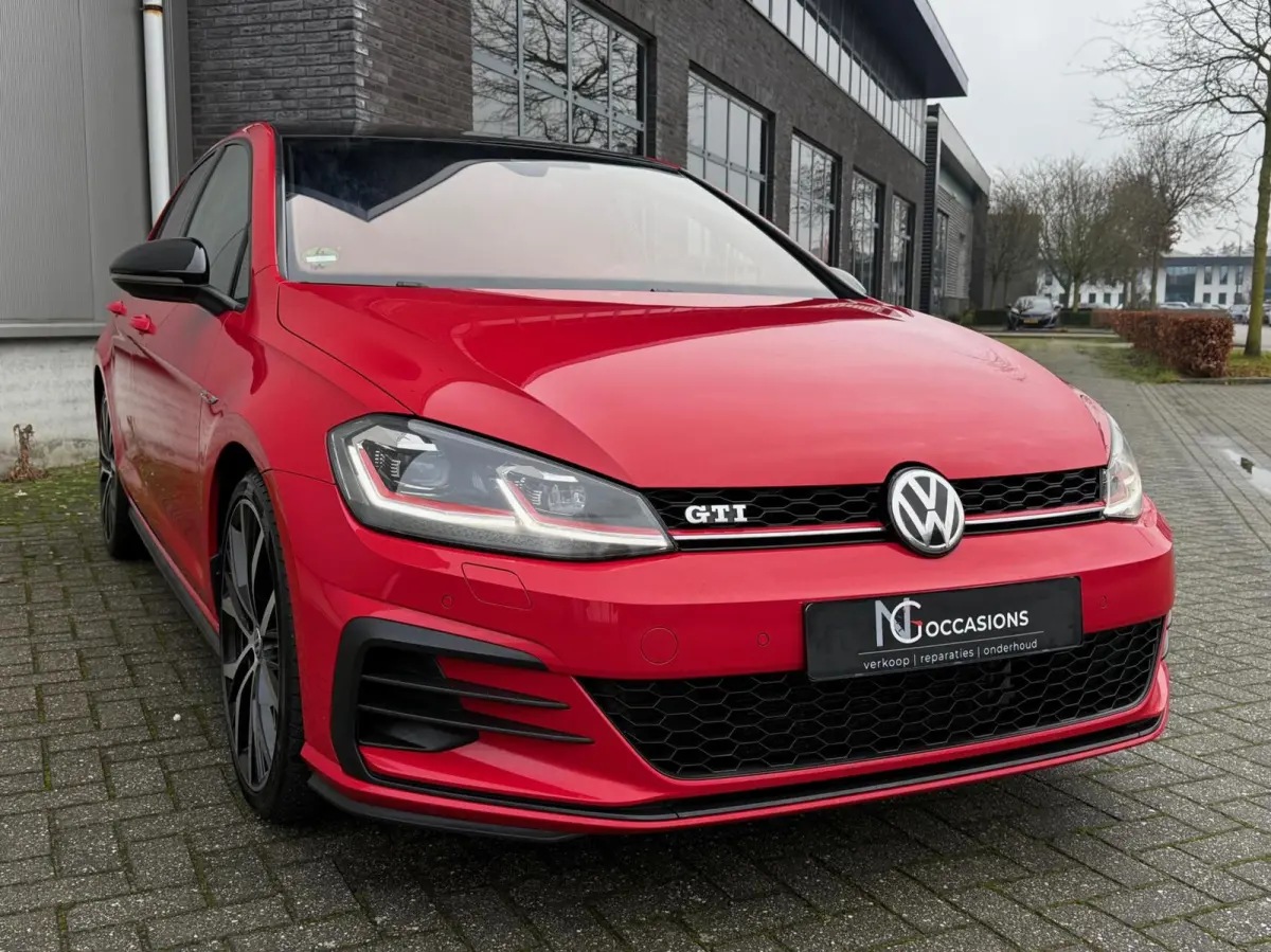 2.0 TSI GTI 245 PK Performance / PANO / KEYLESS / DYNAUDIO