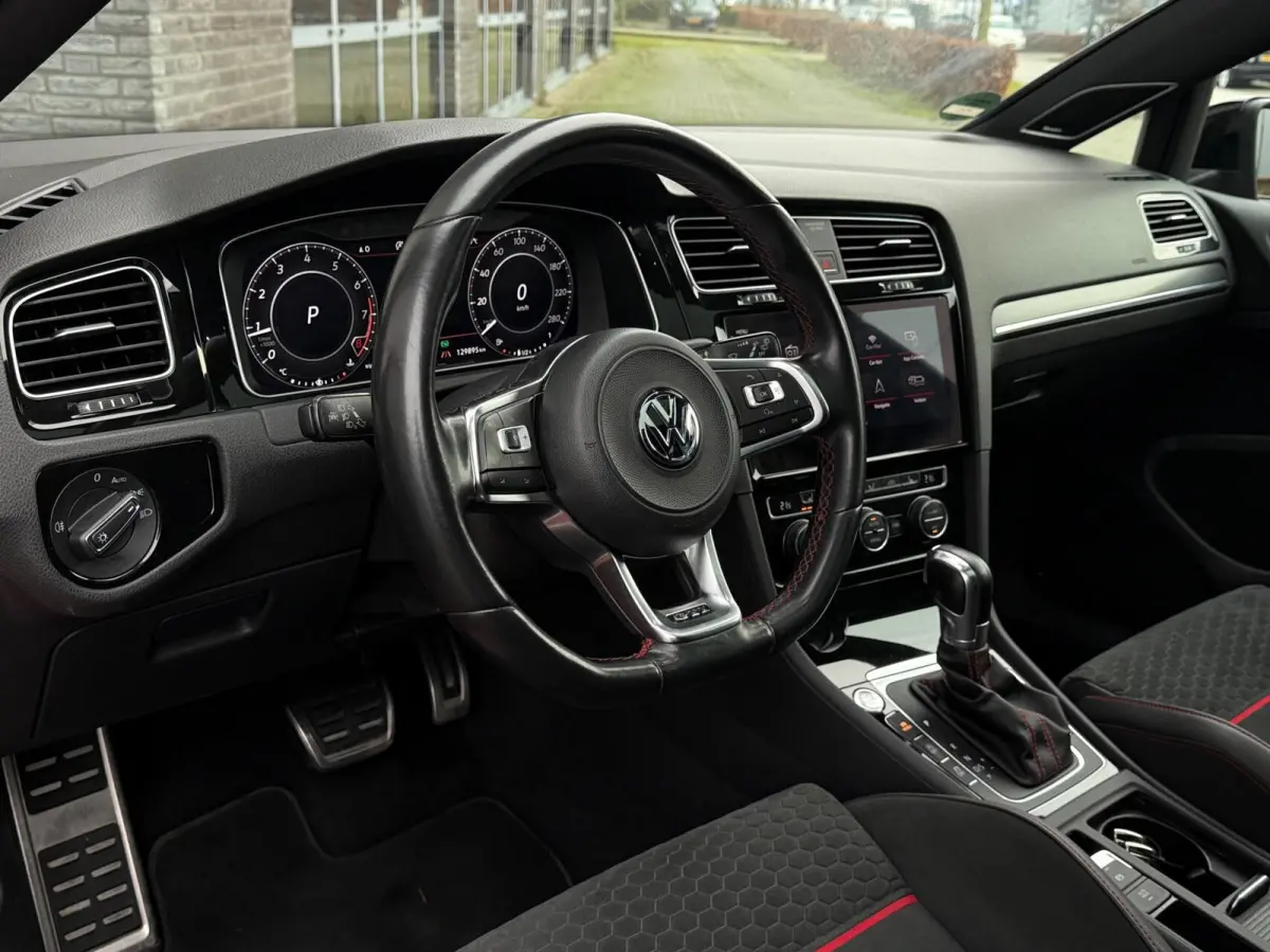 2.0 TSI GTI 245 PK Performance / PANO / KEYLESS / DYNAUDIO