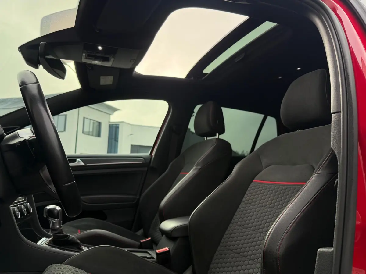 2.0 TSI GTI 245 PK Performance / PANO / KEYLESS / DYNAUDIO