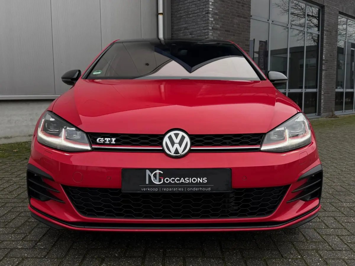 2.0 TSI GTI 245 PK Performance / PANO / KEYLESS / DYNAUDIO