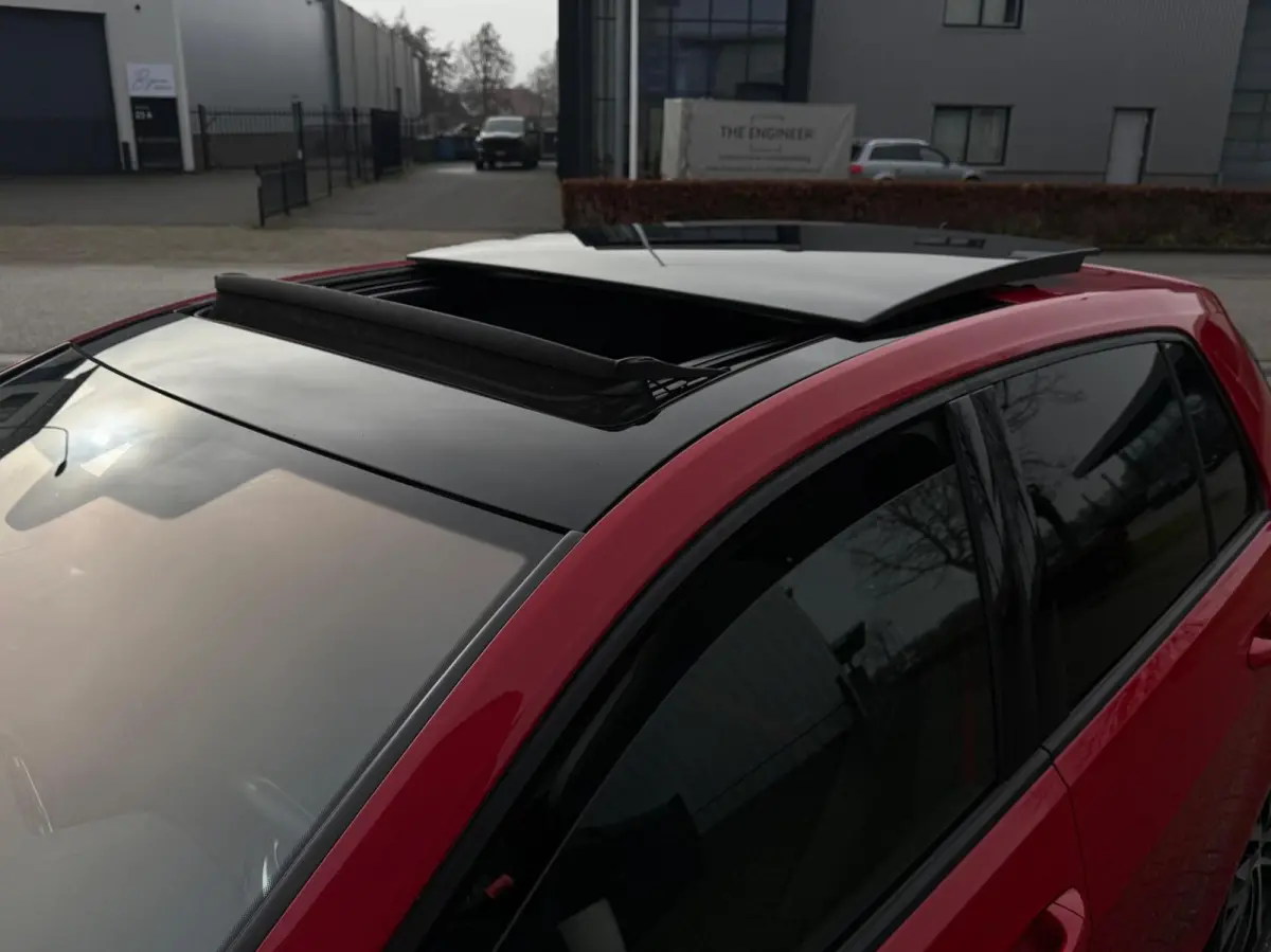 2.0 TSI GTI 245 PK Performance / PANO / KEYLESS / DYNAUDIO