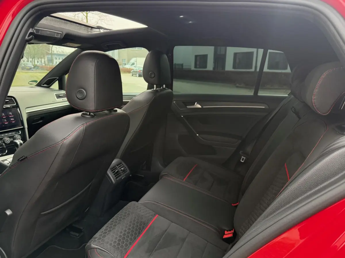 2.0 TSI GTI 245 PK Performance / PANO / KEYLESS / DYNAUDIO