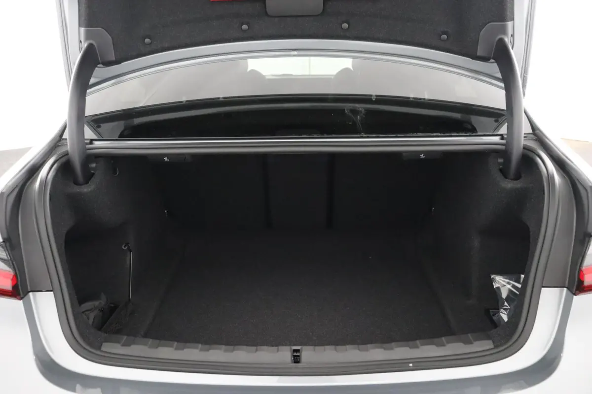 318i M Sportpakket Pro | Trekhaak | Comfort Pack | Innovation Pack