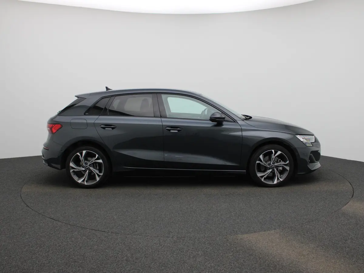 40 TFSI e Advanced edition l Adaptive cruise control l Airco l Navigatie l Stoelverwarming l Head-up display l Apple Carplay / Android Auto l Achteruitrijcamera l Optiekpakket zwart plus l S