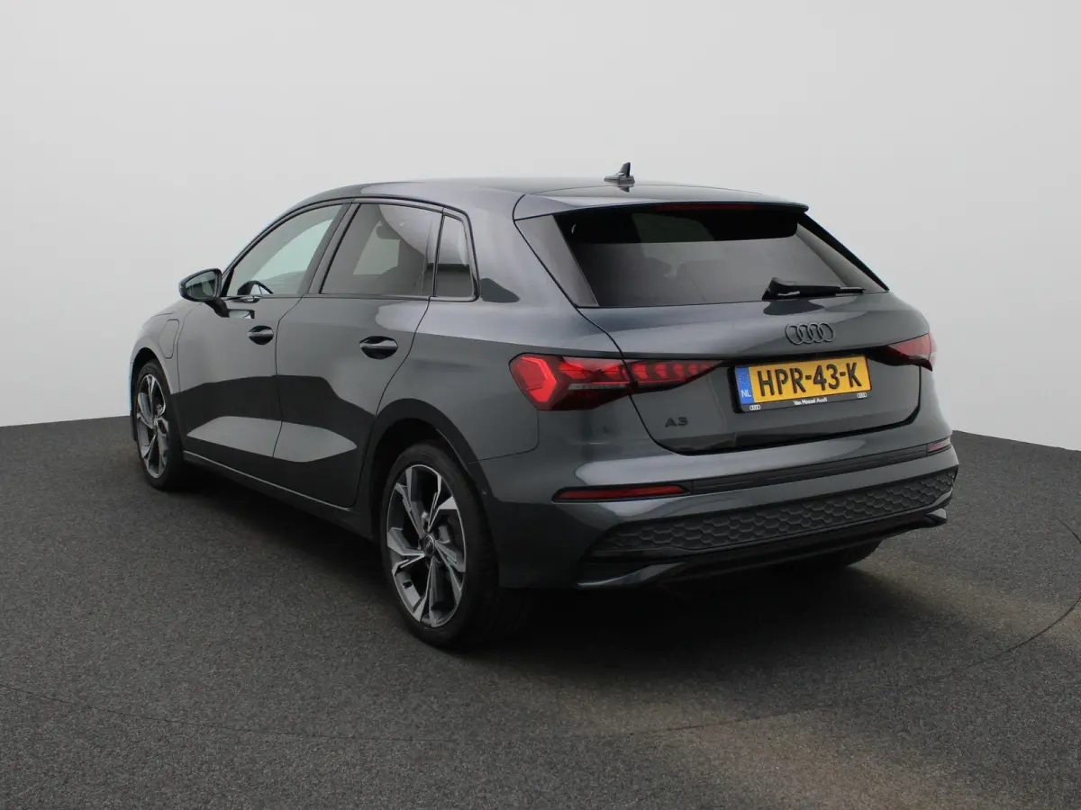 40 TFSI e Advanced edition l Adaptive cruise control l Airco l Navigatie l Stoelverwarming l Head-up display l Apple Carplay / Android Auto l Achteruitrijcamera l Optiekpakket zwart plus l S