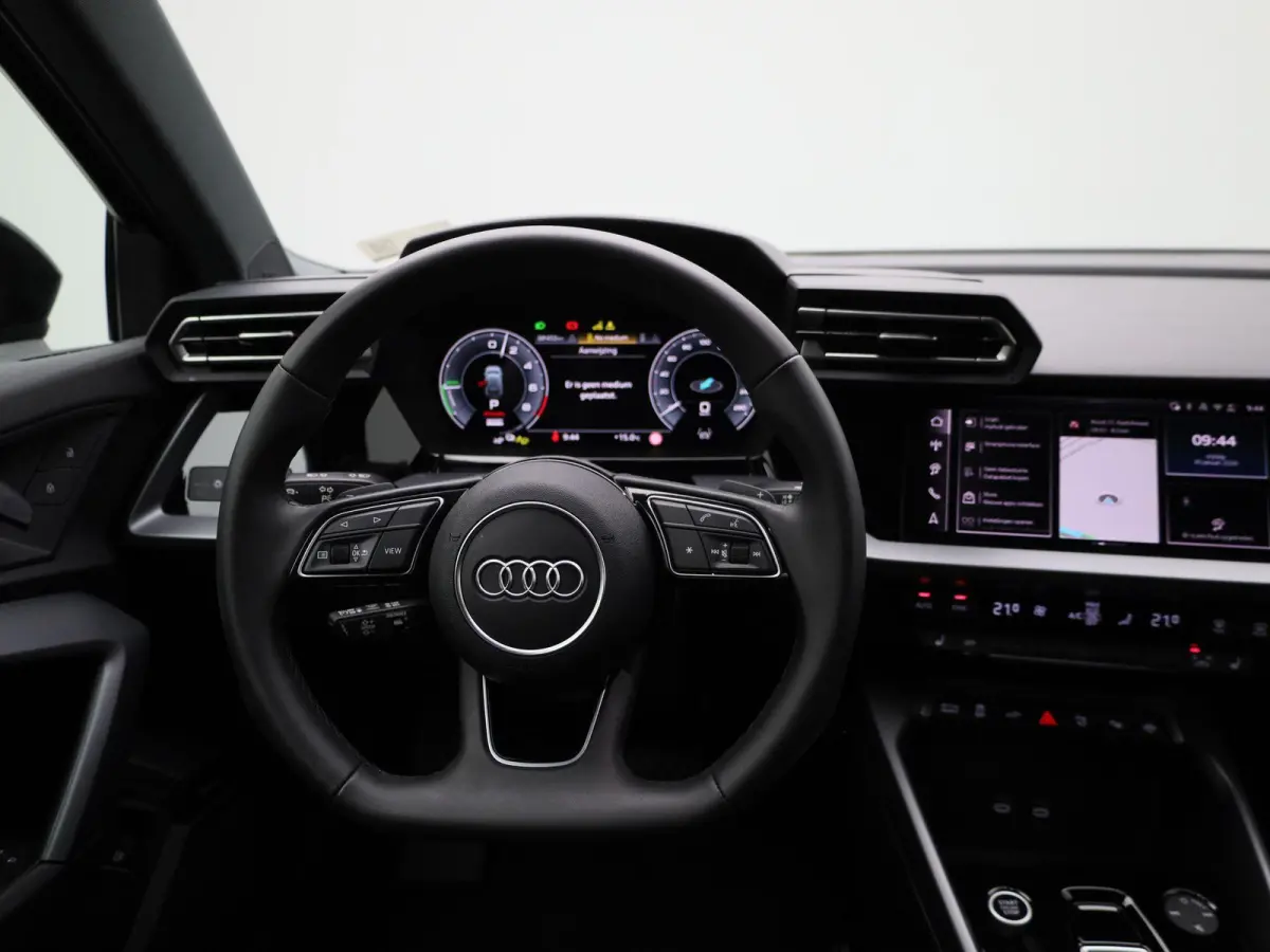 40 TFSI e Advanced edition l Adaptive cruise control l Airco l Navigatie l Stoelverwarming l Head-up display l Apple Carplay / Android Auto l Achteruitrijcamera l Optiekpakket zwart plus l S