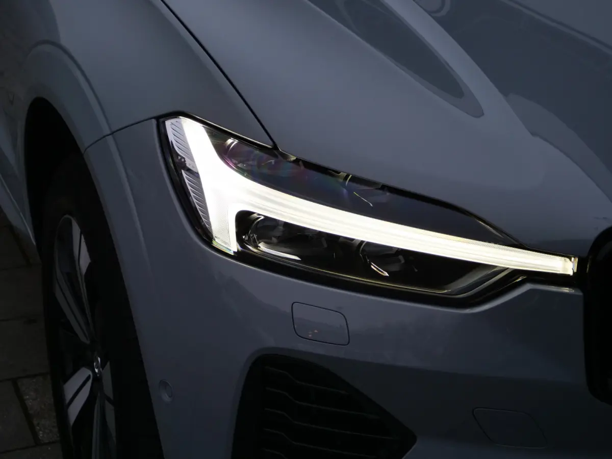 2.0 T6 Plug-in hybrid AWD Plus Dark 350 Pk Automaat Navi / Leer / Pano-dak / DAB / Apple Carplay / Harman Kardon