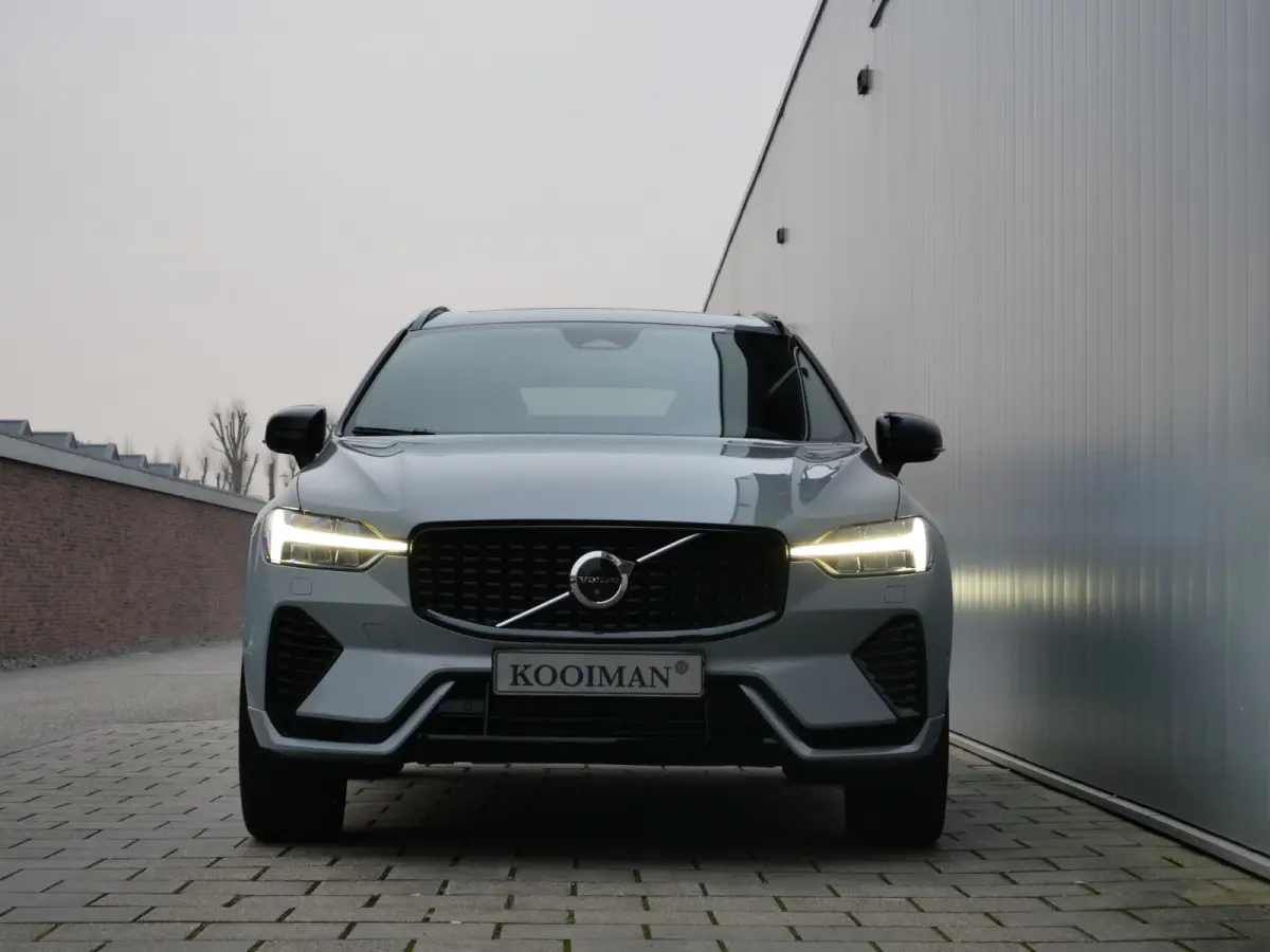 2.0 T6 Plug-in hybrid AWD Plus Dark 350 Pk Automaat Navi / Leer / Pano-dak / DAB / Apple Carplay / Harman Kardon