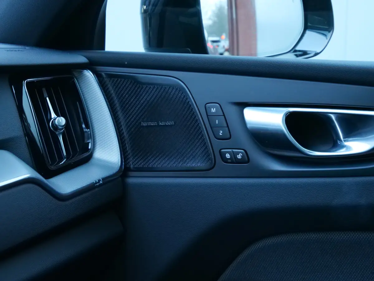 2.0 T6 Plug-in hybrid AWD Plus Dark 350 Pk Automaat Navi / Leer / Pano-dak / DAB / Apple Carplay / Harman Kardon