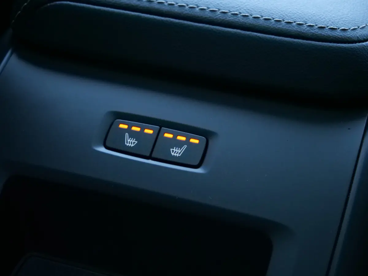 2.0 T6 Plug-in hybrid AWD Plus Dark 350 Pk Automaat Navi / Leer / Pano-dak / DAB / Apple Carplay / Harman Kardon