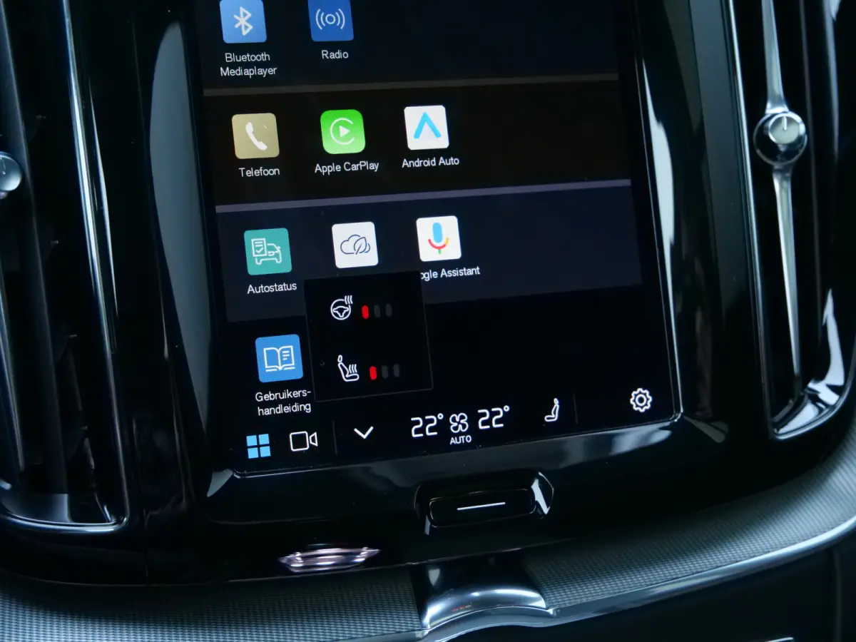 2.0 T6 Plug-in hybrid AWD Plus Dark 350 Pk Automaat Navi / Leer / Pano-dak / DAB / Apple Carplay / Harman Kardon
