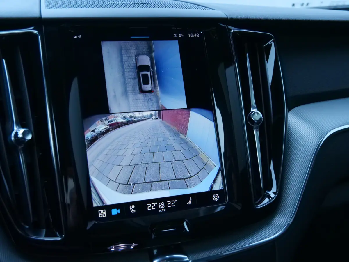 2.0 T6 Plug-in hybrid AWD Plus Dark 350 Pk Automaat Navi / Leer / Pano-dak / DAB / Apple Carplay / Harman Kardon