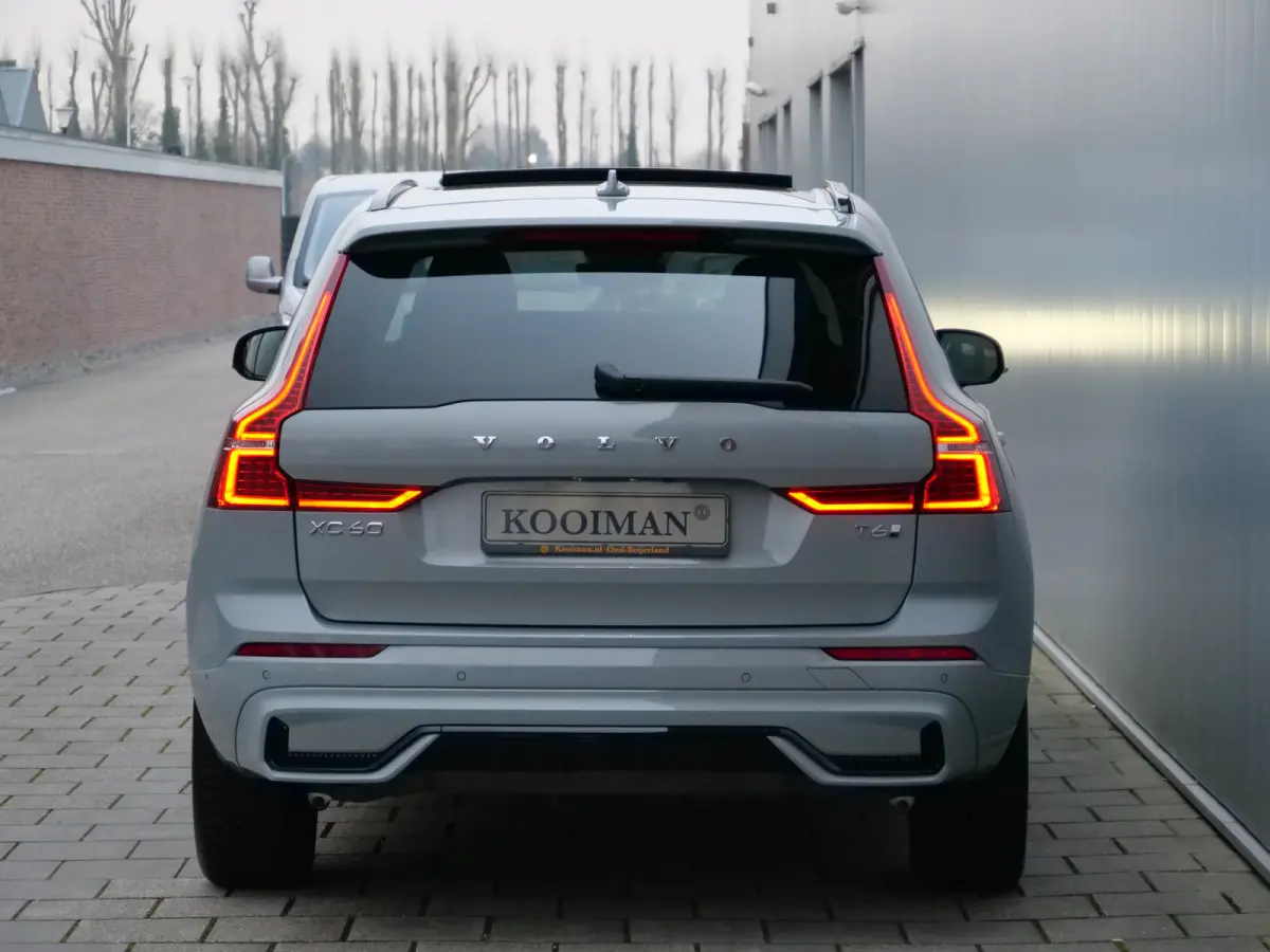 2.0 T6 Plug-in hybrid AWD Plus Dark 350 Pk Automaat Navi / Leer / Pano-dak / DAB / Apple Carplay / Harman Kardon