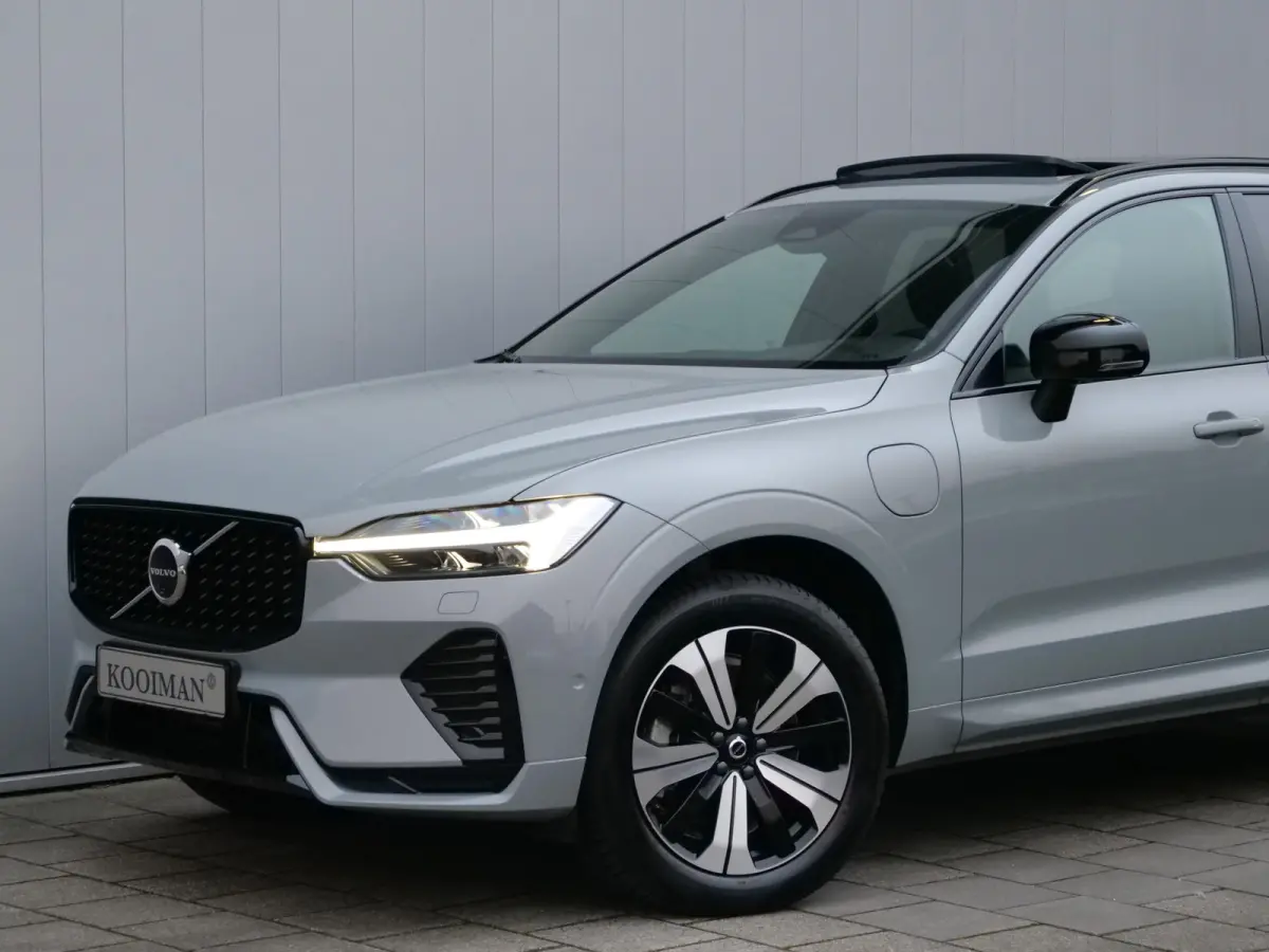 2.0 T6 Plug-in hybrid AWD Plus Dark 350 Pk Automaat Navi / Leer / Pano-dak / DAB / Apple Carplay / Harman Kardon
