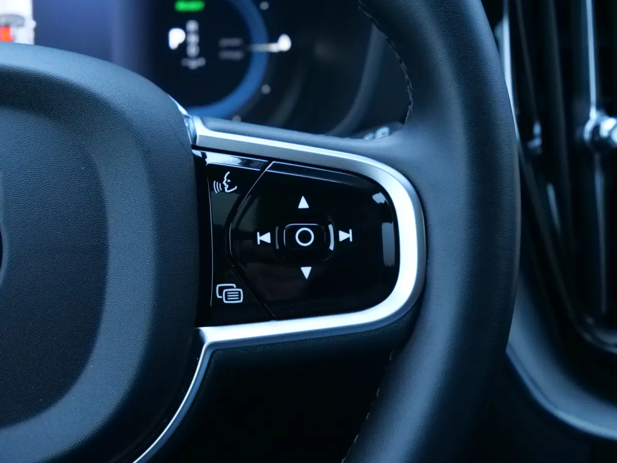 2.0 T6 Plug-in hybrid AWD Plus Dark 350 Pk Automaat Navi / Leer / Pano-dak / DAB / Apple Carplay / Harman Kardon