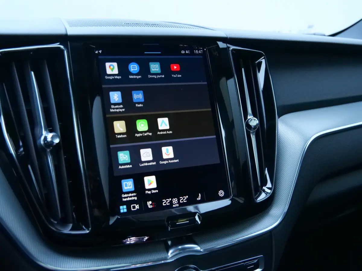 2.0 T6 Plug-in hybrid AWD Plus Dark 350 Pk Automaat Navi / Leer / Pano-dak / DAB / Apple Carplay / Harman Kardon