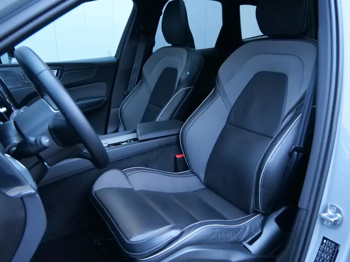 2.0 T6 Plug-in hybrid AWD Plus Dark 350 Pk Automaat Navi / Leer / Pano-dak / DAB / Apple Carplay / Harman Kardon