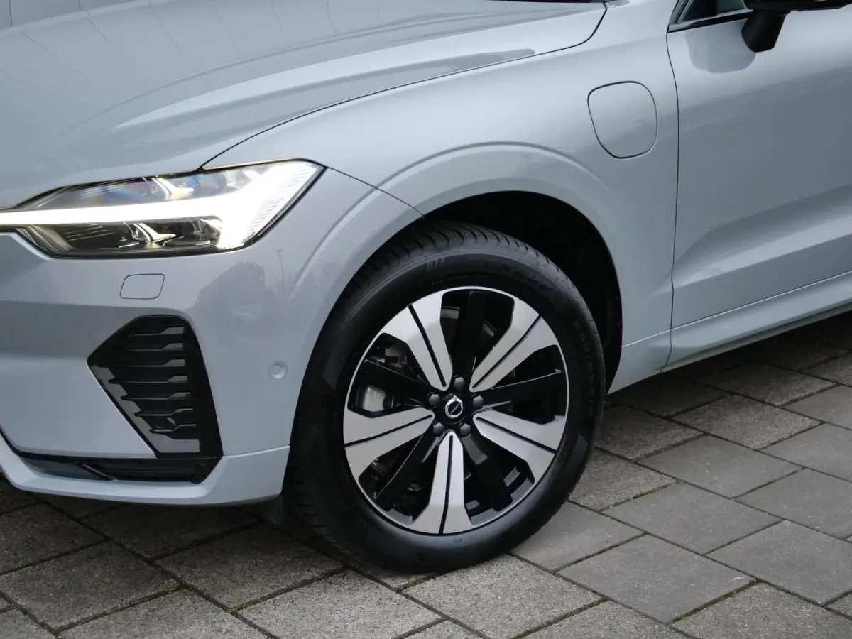 2.0 T6 Plug-in hybrid AWD Plus Dark 350 Pk Automaat Navi / Leer / Pano-dak / DAB / Apple Carplay / Harman Kardon