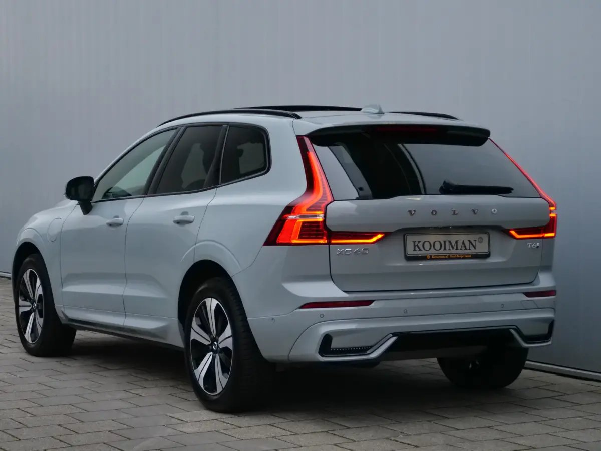 2.0 T6 Plug-in hybrid AWD Plus Dark 350 Pk Automaat Navi / Leer / Pano-dak / DAB / Apple Carplay / Harman Kardon