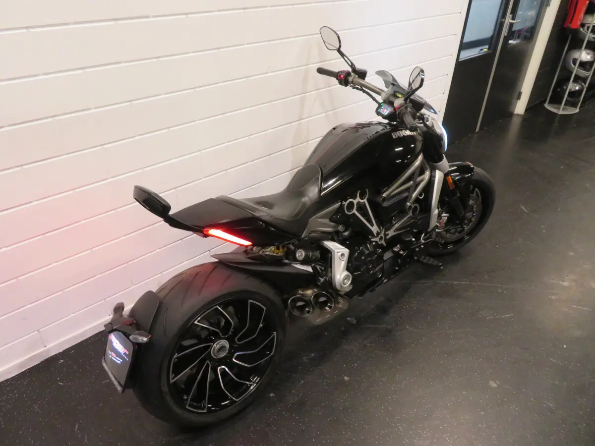 X DIAVEL S VELE EXTRAS