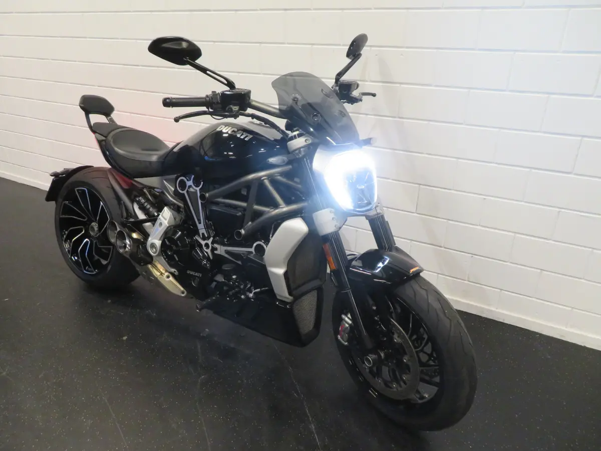 X DIAVEL S VELE EXTRAS