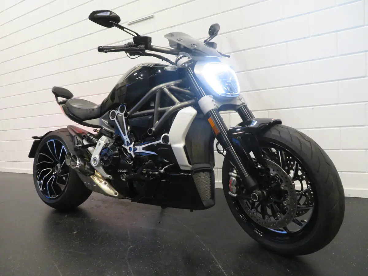 X DIAVEL S VELE EXTRAS