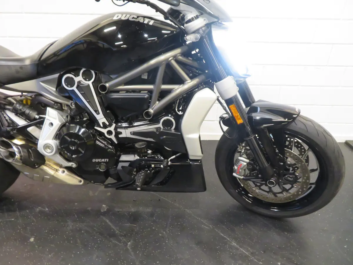 X DIAVEL S VELE EXTRAS