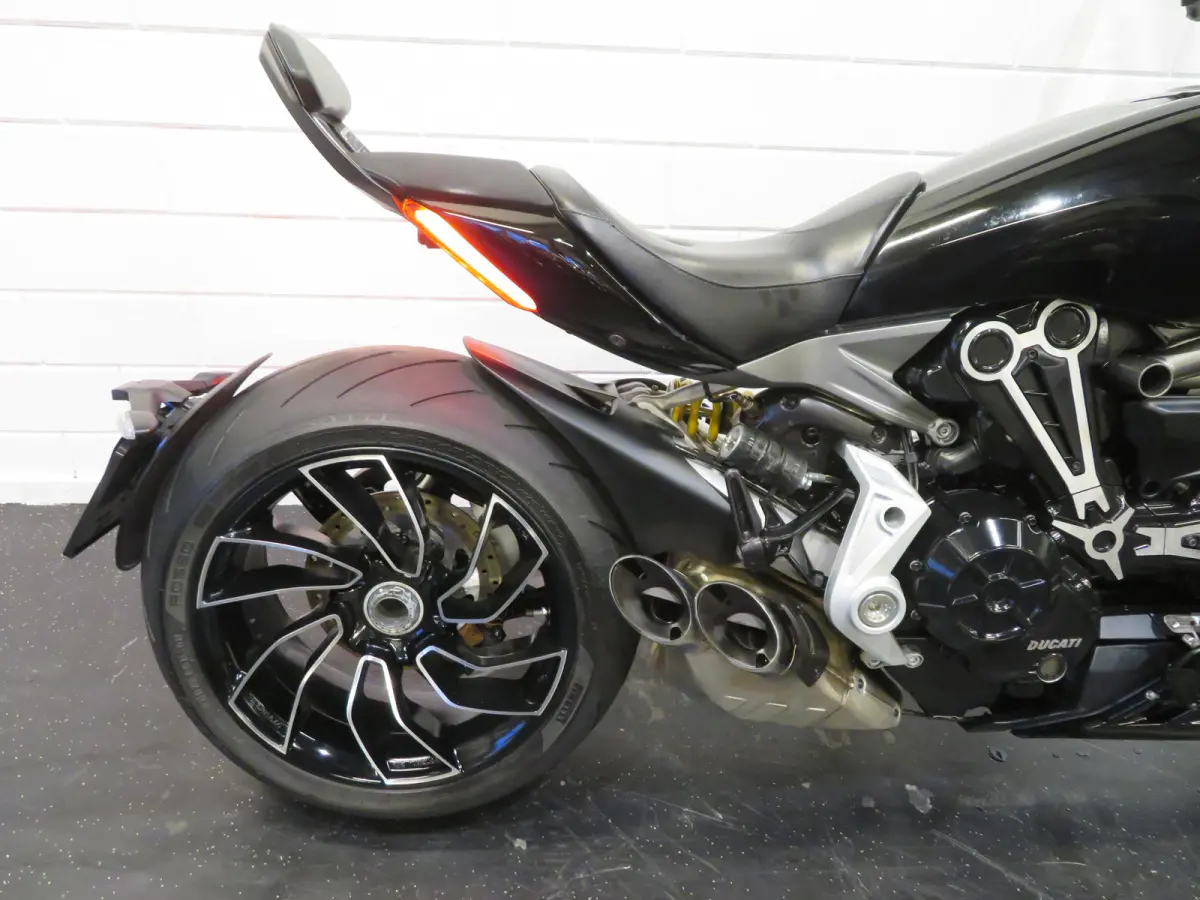 X DIAVEL S VELE EXTRAS
