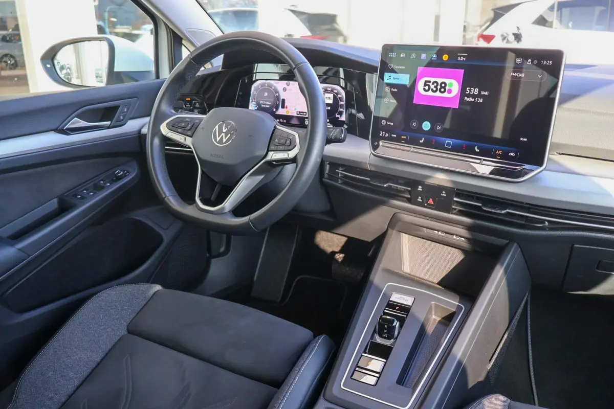 1.5 eTSI 115pk DSG Life Business | Navigatie | PDC | Ergostoel | Adaptive Cruise