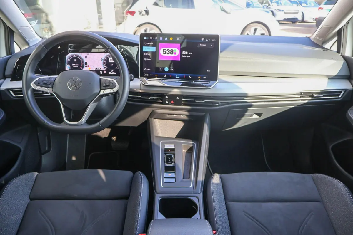 1.5 eTSI 115pk DSG Life Business | Navigatie | PDC | Ergostoel | Adaptive Cruise