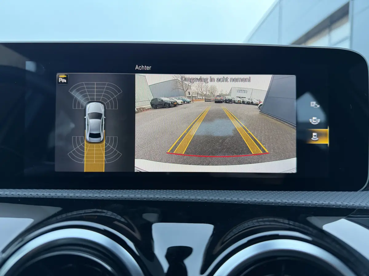 220 Advantage (Trekhaak - Automatische Airco - Navigatie - LED - Stoelverwarming - Camera - Parkeersensoren V+A)