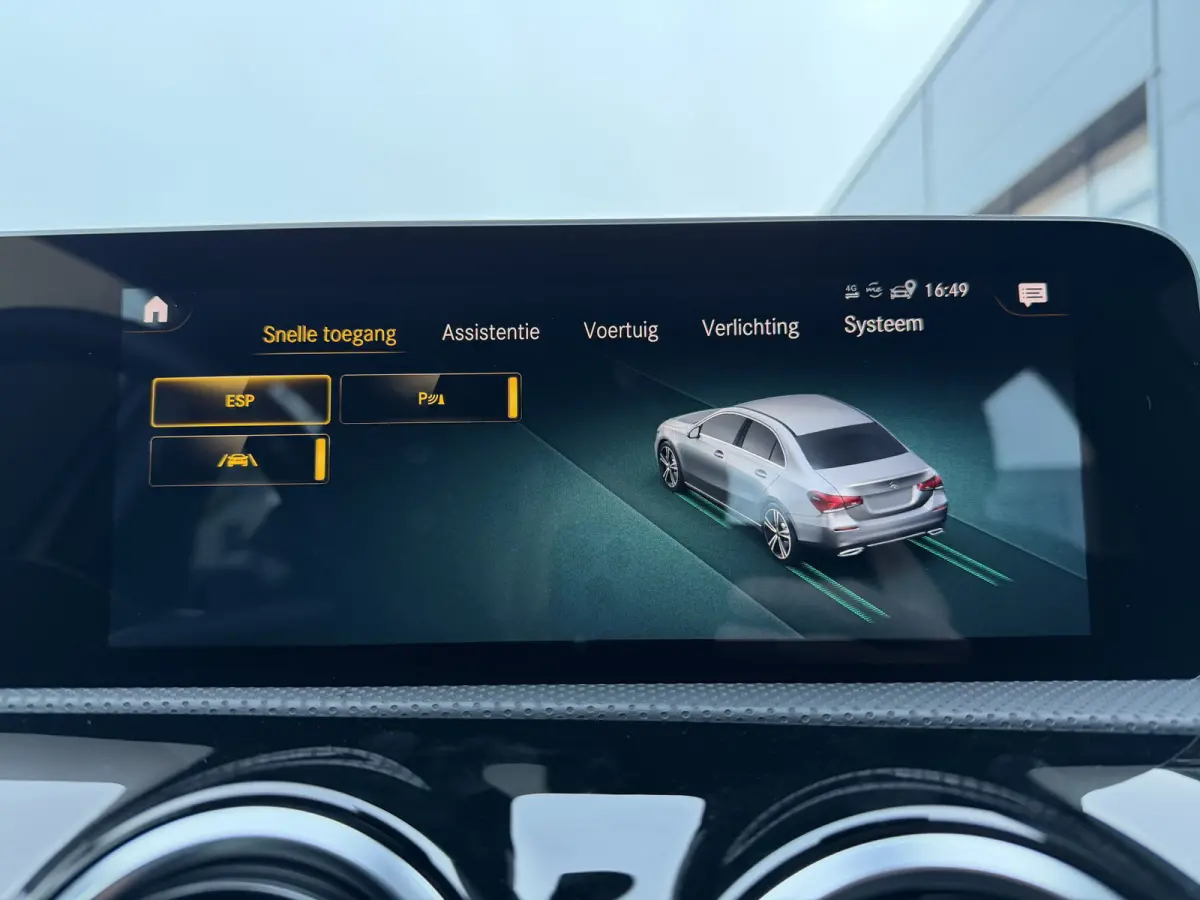 220 Advantage (Trekhaak - Automatische Airco - Navigatie - LED - Stoelverwarming - Camera - Parkeersensoren V+A)