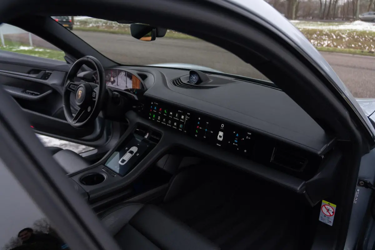 4S Performance 84 kWh|1 Eig.|Matrix|Chrono|Achteras besturing|Panoramadak|SportDesign|Bose|Luchtvering|Full Option|Dealer Onderhouden