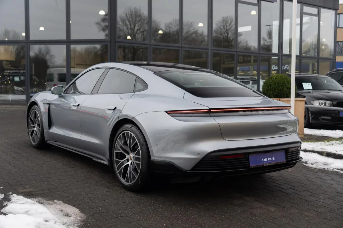 4S Performance 84 kWh|1 Eig.|Matrix|Chrono|Achteras besturing|Panoramadak|SportDesign|Bose|Luchtvering|Full Option|Dealer Onderhouden