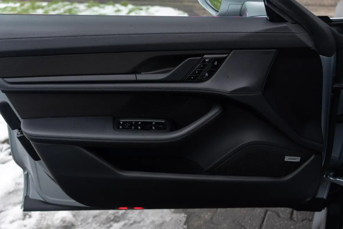 4S Performance 84 kWh|1 Eig.|Matrix|Chrono|Achteras besturing|Panoramadak|SportDesign|Bose|Luchtvering|Full Option|Dealer Onderhouden