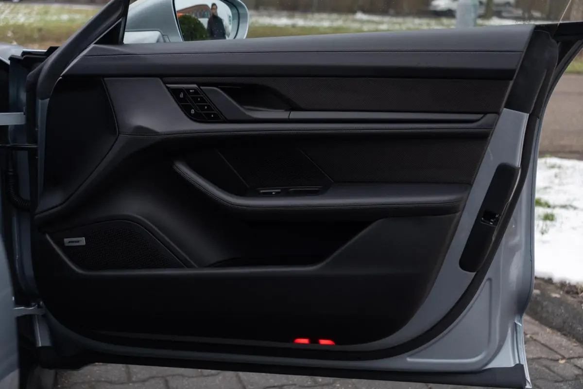 4S Performance 84 kWh|1 Eig.|Matrix|Chrono|Achteras besturing|Panoramadak|SportDesign|Bose|Luchtvering|Full Option|Dealer Onderhouden