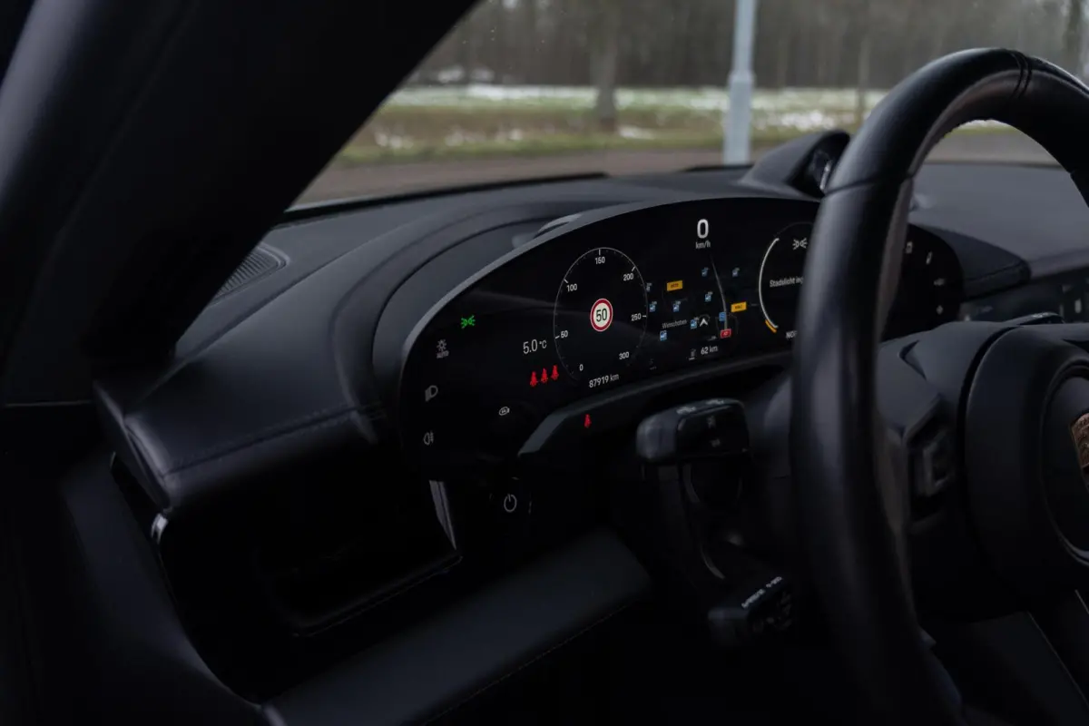 4S Performance 84 kWh|1 Eig.|Matrix|Chrono|Achteras besturing|Panoramadak|SportDesign|Bose|Luchtvering|Full Option|Dealer Onderhouden