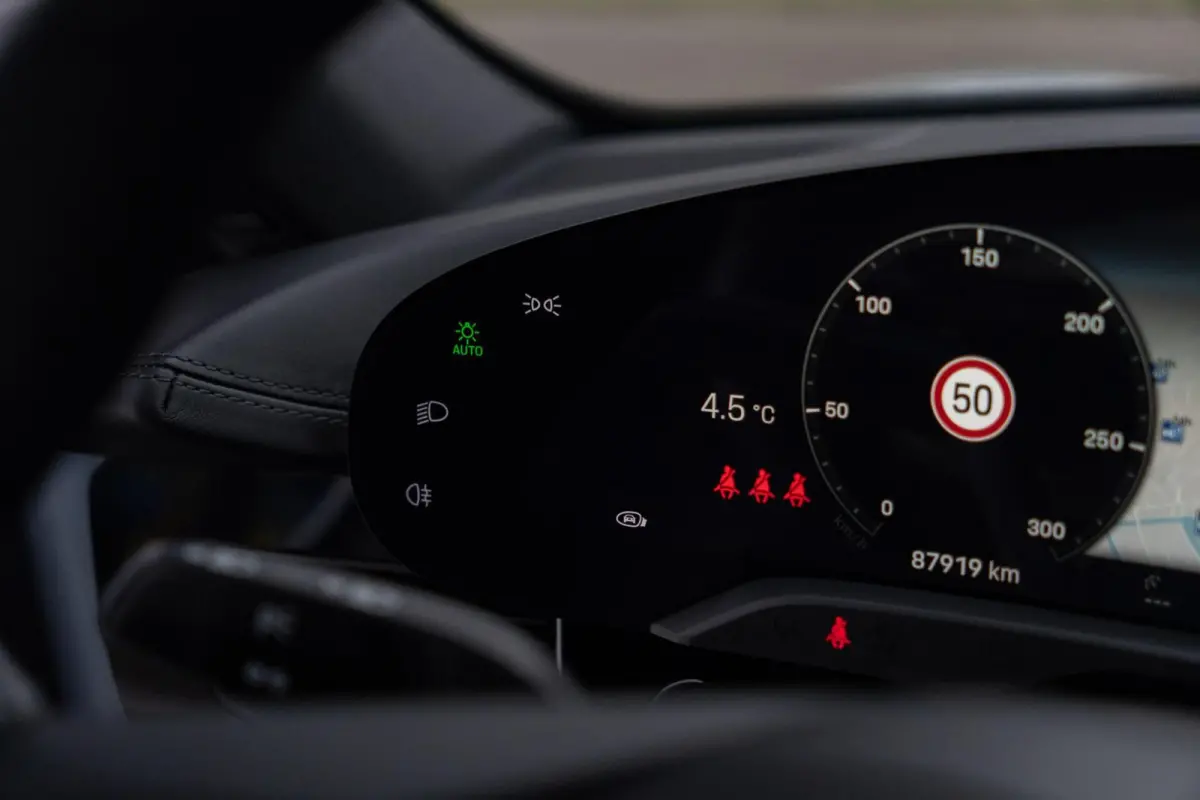 4S Performance 84 kWh|1 Eig.|Matrix|Chrono|Achteras besturing|Panoramadak|SportDesign|Bose|Luchtvering|Full Option|Dealer Onderhouden