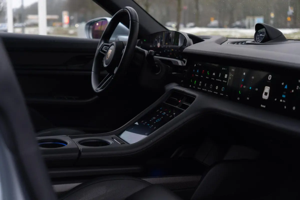 4S Performance 84 kWh|1 Eig.|Matrix|Chrono|Achteras besturing|Panoramadak|SportDesign|Bose|Luchtvering|Full Option|Dealer Onderhouden