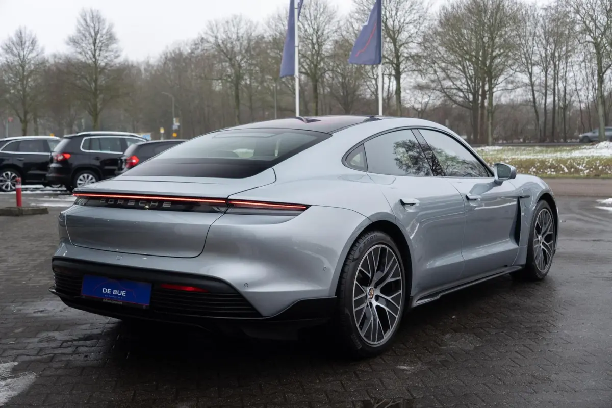 4S Performance 84 kWh|1 Eig.|Matrix|Chrono|Achteras besturing|Panoramadak|SportDesign|Bose|Luchtvering|Full Option|Dealer Onderhouden